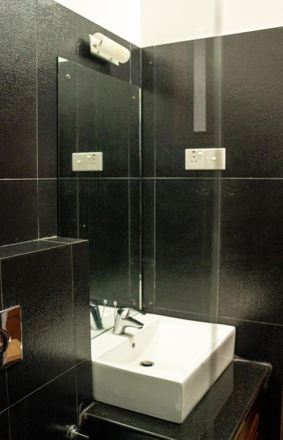Battaramulla Boutique Villa Sri Jayewardenepura Kotte Esterno foto